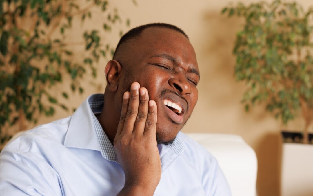 How an Emergency Dentist Can Prevent Complications from Fractured Teeth