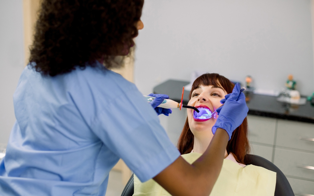 Pros and Cons of Laser Teeth Whitening